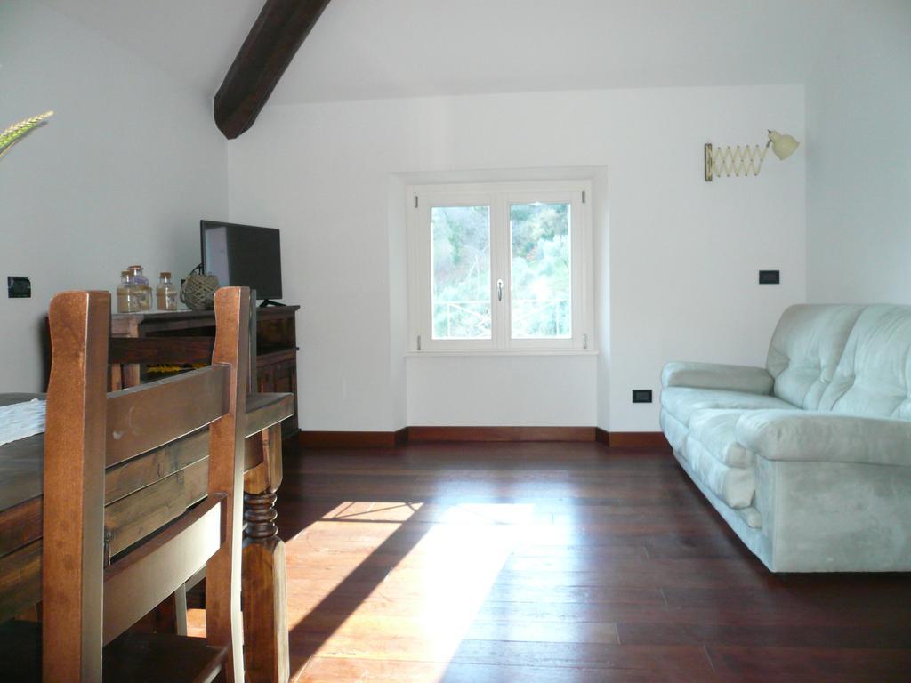Casa Beatrice Apartment Oliveto Lario Ruang foto
